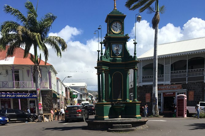 Discover St Kitts and Beach - Timothy Hill: quick viewpoint, long-lasting impression