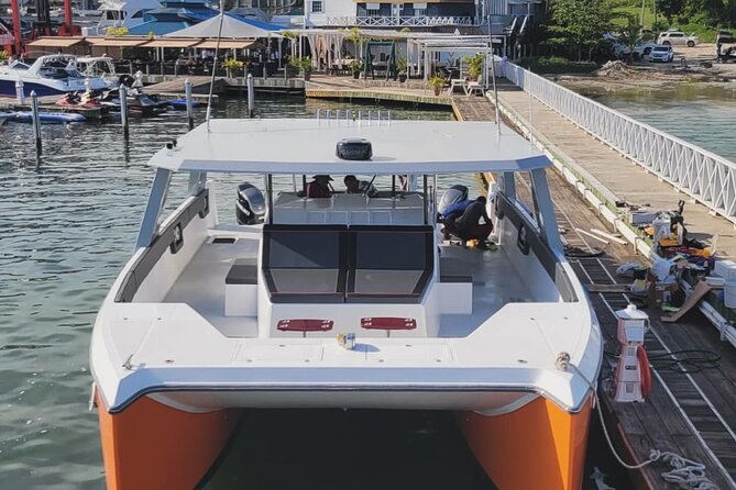 Full Day Luxury Snorkel Charter With Lunch (Minimum 10 Guests) - Key highlights at a glance