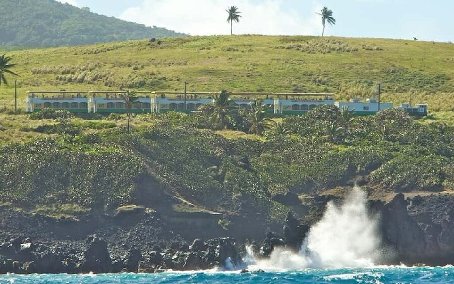 St. Kitts : Sugar Train with Pick Up & Drop-Off & Drinks - Open-Air Upper Deck vs Air-Conditioned Comfort